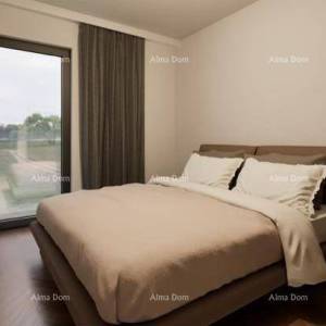 Stan u Ližnjanu, 1000 m od mora, s terasom i parkirnim mjestom