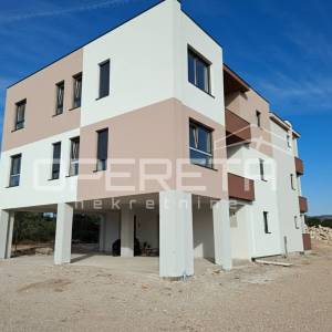 Stan u novogradnji, blizina plaže, Brodarica