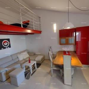 Stan, Valbandon, s 2 parkinga i dvorištem.