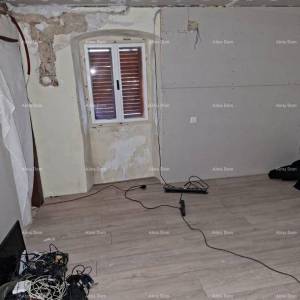 Stara kamena kuća s okućnicom, blizu Pazina