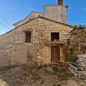 Stara kamena kuća s okućnicom, blizu Pazina