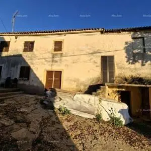 Stara kamena kuća s okućnicom, blizu Pazina