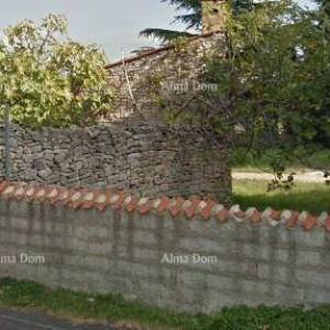 Stara kamena kuća  s projektom za obnovu i građevinskom dozvolom