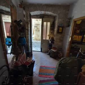 Stara kamena kuća u centru Vodnjana – autentična istarska nekretnina