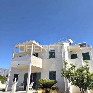 SUĆURAJ,OTOK HVAR- EKSKLUZIVNA NEKRETNINA U PRVOM REDU DO MORA 