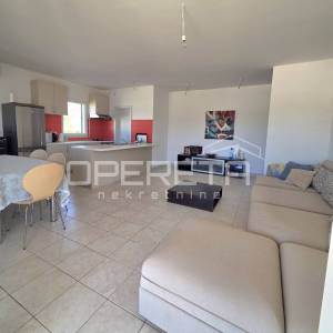 SUĆURAJ,OTOK HVAR- EKSKLUZIVNA NEKRETNINA U PRVOM REDU DO MORA 