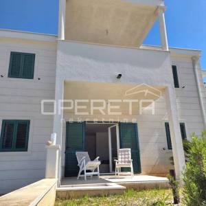 SUĆURAJ,OTOK HVAR- EKSKLUZIVNA NEKRETNINA U PRVOM REDU DO MORA 