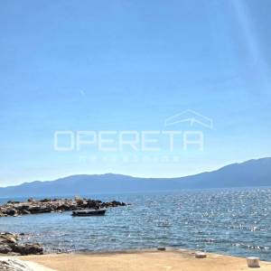 SUĆURAJ,OTOK HVAR- EKSKLUZIVNA NEKRETNINA U PRVOM REDU DO MORA 