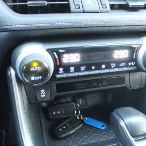 Toyota RAV4 2.5 Hybrid AWD AUTOMATIK *NAVIGACIJA, KAMERA*