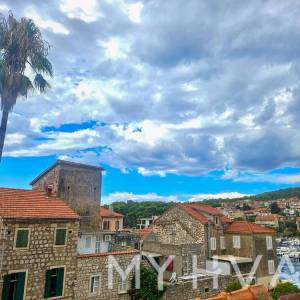 Tradicionalna dalmatinska kuća na atraktivnoj lokaciji