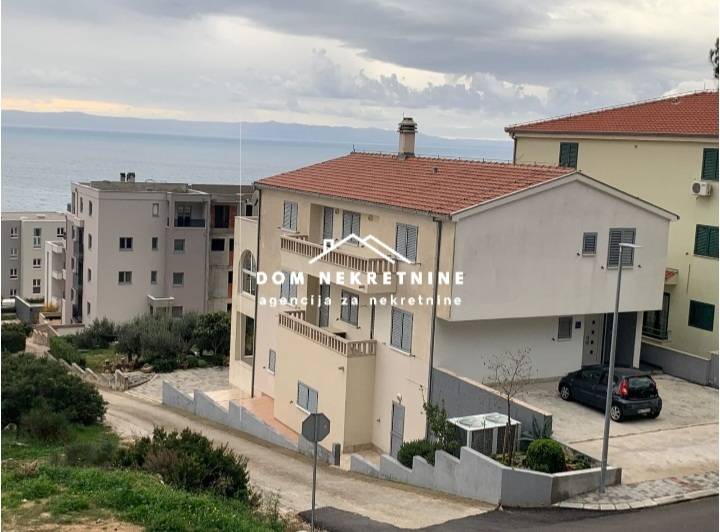 U MAKARSKOJ ️ PRODAJE SE KUĆA SA 4 APARTMANA 