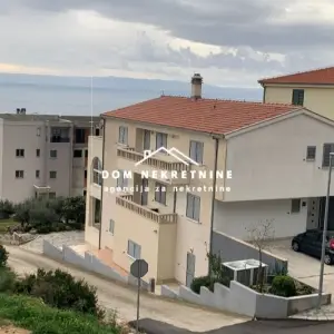 U MAKARSKOJ ️ PRODAJE SE KUĆA SA 4 APARTMANA 