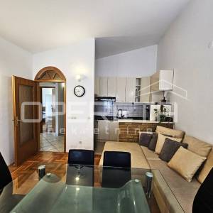 Ugodan trosobni stan nadomak plaže – Kaštel Štafilić, 71 m2