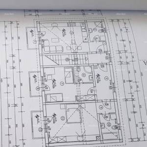 Umag. Lijepa kuća sa šest apartmana.