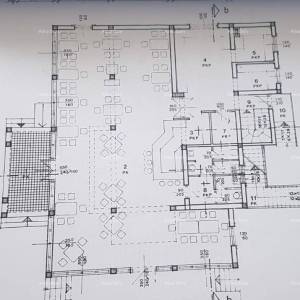 Umag. Lijepa kuća sa šest apartmana.