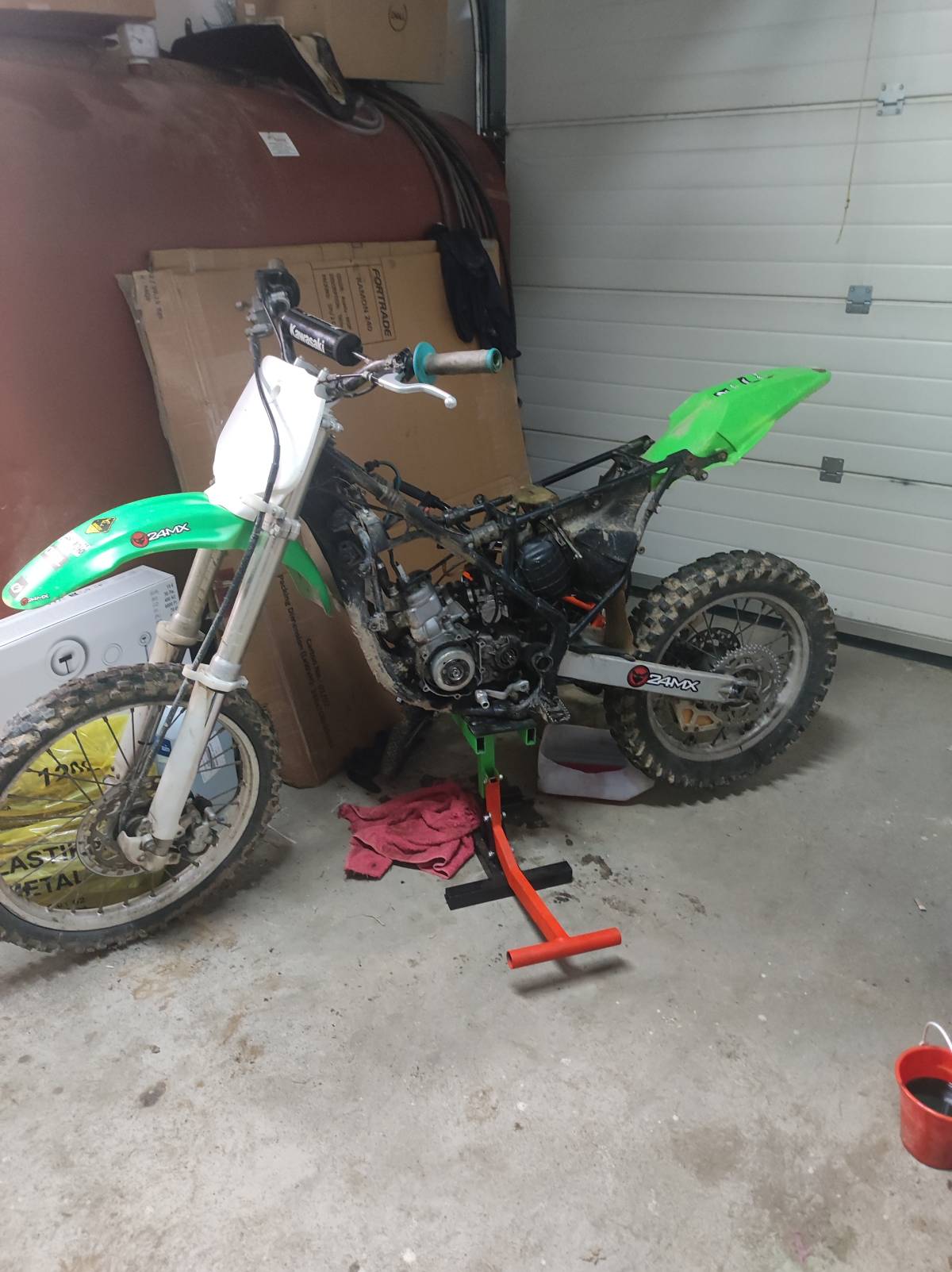 Usluge popravka cross motora, enduro motora i quadova.