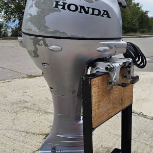 Vanbrodski motor Honda BF20