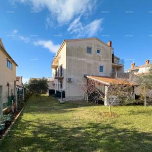 Velika kuća s 4 stana- Pješčanoj uvala!