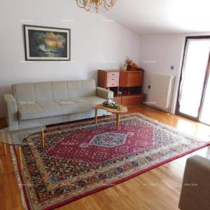 Velika kuća s 4 stana- Pješčanoj uvala!