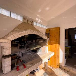 Velika kuća s 4 stana- Pješčanoj uvala!