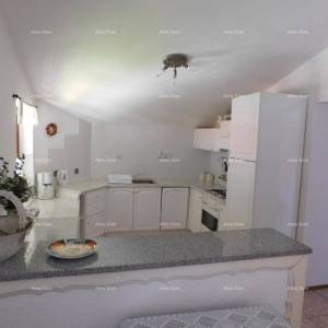 Velika kuća s 4 stana- Pješčanoj uvala!