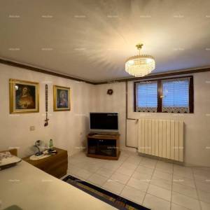 Velika kuća s 4 stana- Pješčanoj uvala!