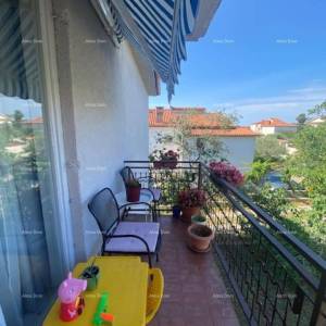 Velika samostojeća kuća. Pula. Veli vrh.