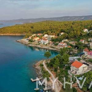 Veliko građevinsko zemljište u Basini