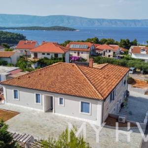 Vila s bazenom u Jelsi