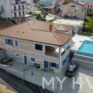 Vila s bazenom u Jelsi