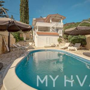 Vila s bazenom u Vrboskoj