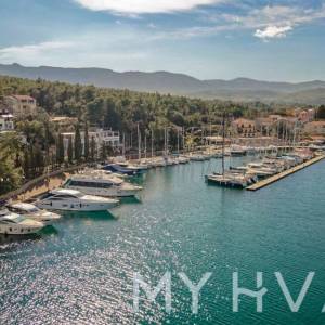 Vila s bazenom u Vrboskoj