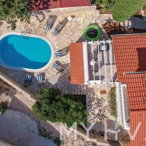 Vila s bazenom u Vrboskoj