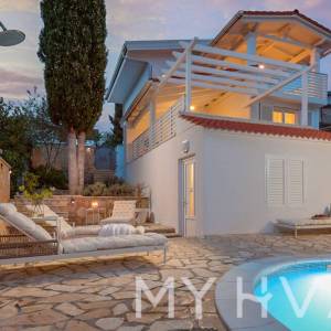 Vila s bazenom u Vrboskoj