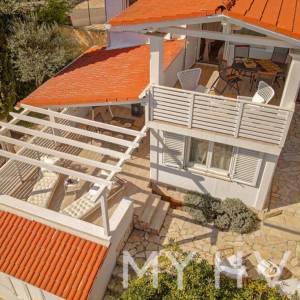 Vila s bazenom u Vrboskoj