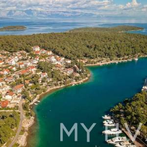 Vila s bazenom u Vrboskoj