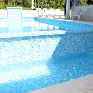 VILA U PJEŠČANOJ UVALI SAMO 100 M OD MORA !!