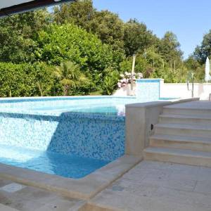 VILA U PJEŠČANOJ UVALI SAMO 100 M OD MORA !!