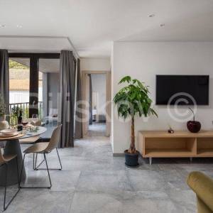 Vis, Komiža, manja stambena zgrada s 3 stana