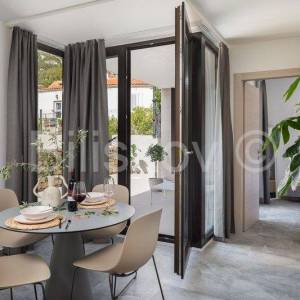 Vis, Komiža, manja stambena zgrada s 3 stana