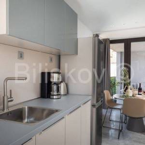 Vis, Komiža, manja stambena zgrada s 3 stana