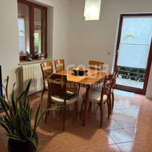 Viškovo, odlična samostojeća kuća, okućnica, garaža 