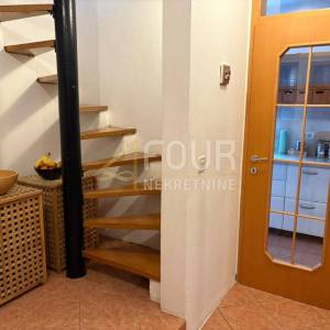 Viškovo, odlična samostojeća kuća, okućnica, garaža 