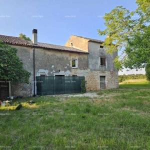 VIŠNJAN, KOMPLEKS S TRI KAMENE KUĆE I VELIKIM ZEMLJIŠTEM