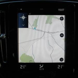 Volvo XC40 T5 Plug-in Hybrid AUTOMATIK *LED, NAVIGACIJA, KAMERA*