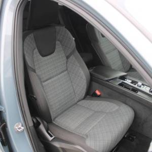 Volvo XC60 2.0D AWD AUTOMATIK *PANORAMA, LED, NAVIGACIJA*