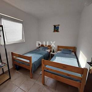 VRSI, ZUKVE - Prilika! Kuća s 4 apartmana 100 metara od mora!
