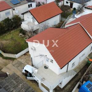 VRSI, ZUKVE - Prilika! Kuća s 4 apartmana 100 metara od mora!