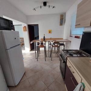 VRSI, ZUKVE - Prilika! Kuća s 4 apartmana 100 metara od mora!
