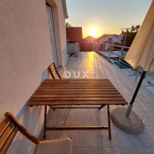 VRSI, ZUKVE - Prilika! Kuća s 4 apartmana 100 metara od mora!